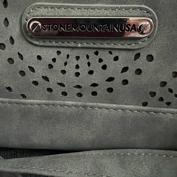 NWT Stone Mountain USA Multifunctional Crossbody Shoulder Bag 4 in One - Picture 2 of 10